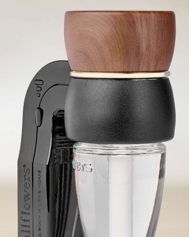 Wallflower plug Black Hourglass Scent Control